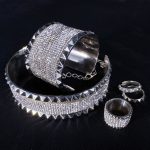 Silver Ring w Pyramids Crystals